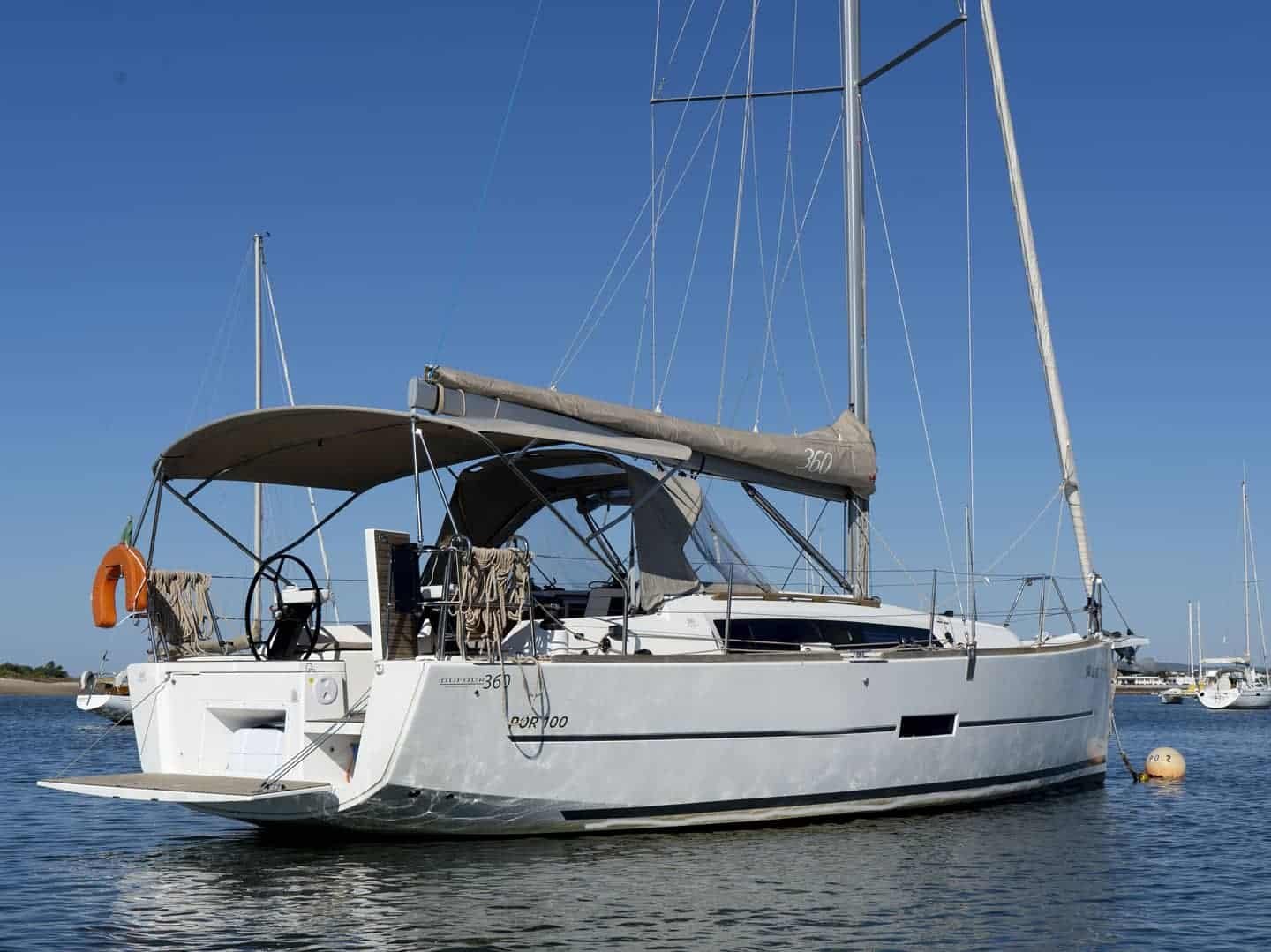 Dufour 360 em destaque