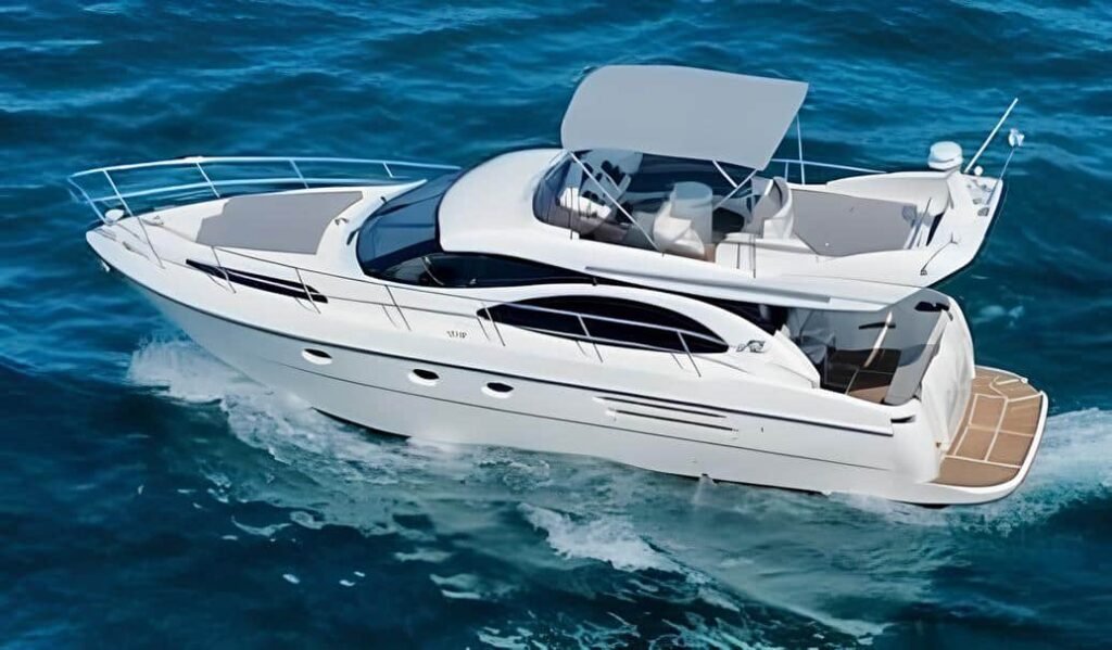Vista de ângulo do iate Azimut 46 mostrando o design do convés e flybridge.
